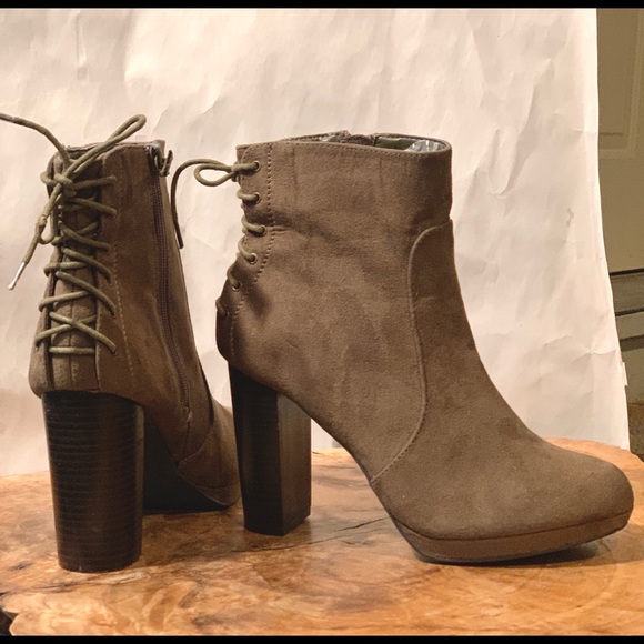 Justfab Miracai Olive Lace Back Ankle Booties - Picture 4 of 6